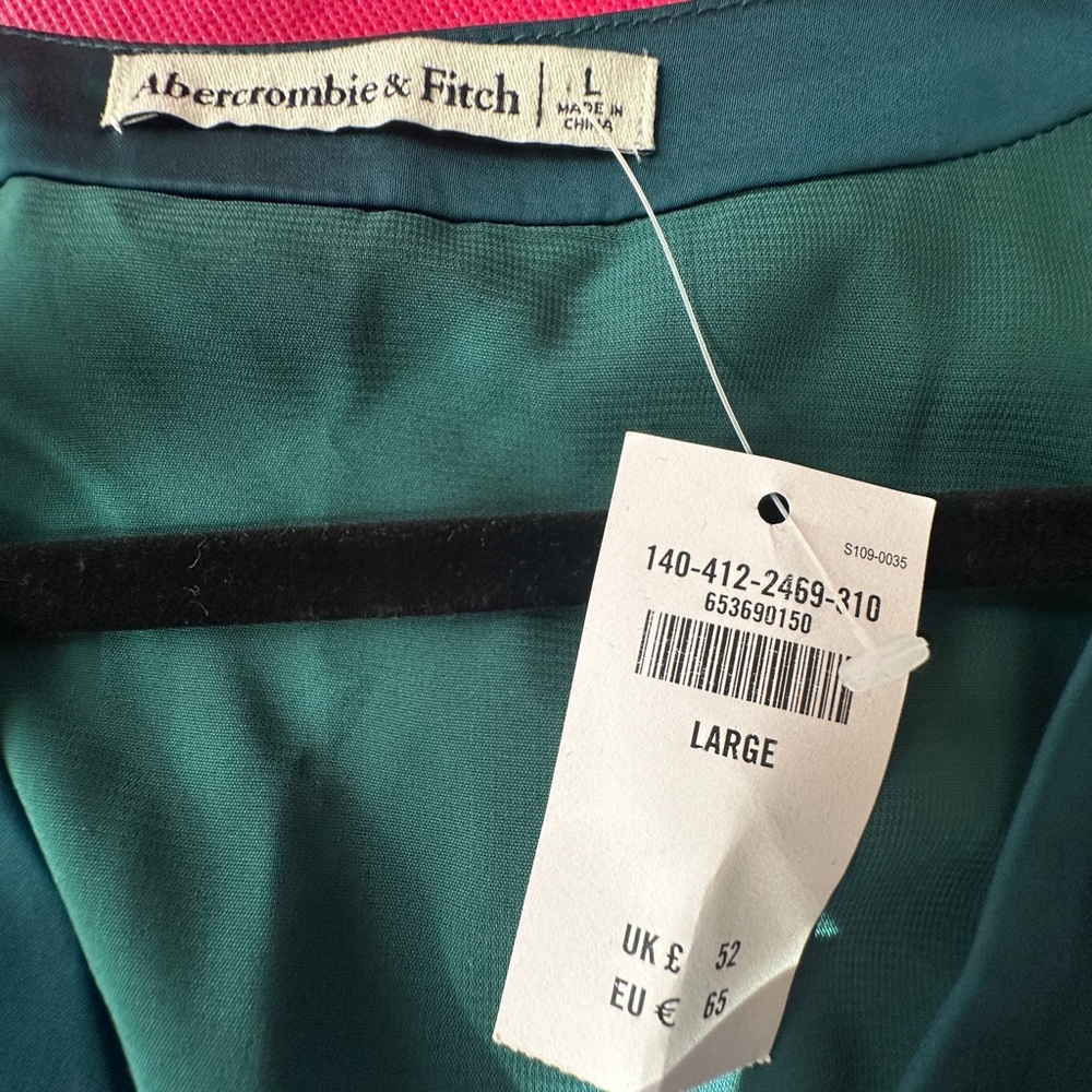 Abercrombie & Fitch satin wrap front blouse in teal- Large NWT - Picture 4 of 9